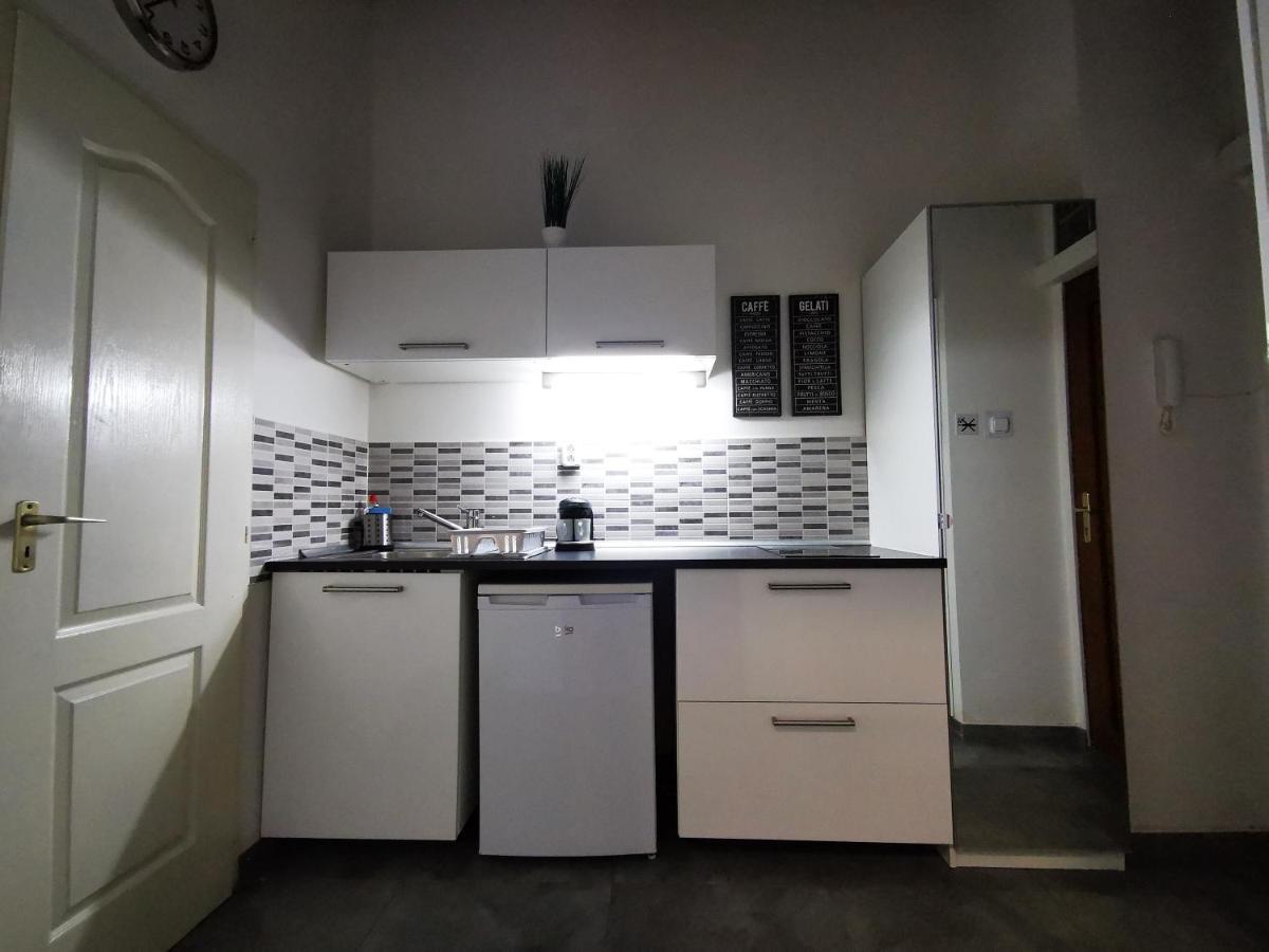 Kst Apartman Apartamento Budapest Exterior foto